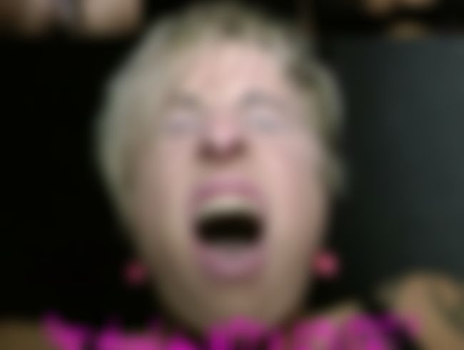 Hot Schneckchen Porno Video: Der absolute MEGA Squirt!!!